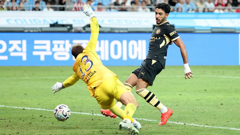 曼城3-1战胜马德里竞技:安托万·塞门约助攻奥马尔·马尔穆什和拉扬·艾特·努里为恩佐·马雷斯卡的球队再添一分